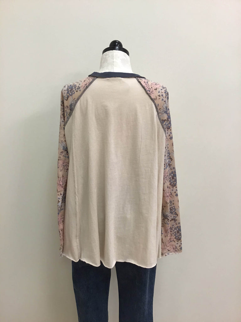Easel Top Cream Blue Floral Crewneck