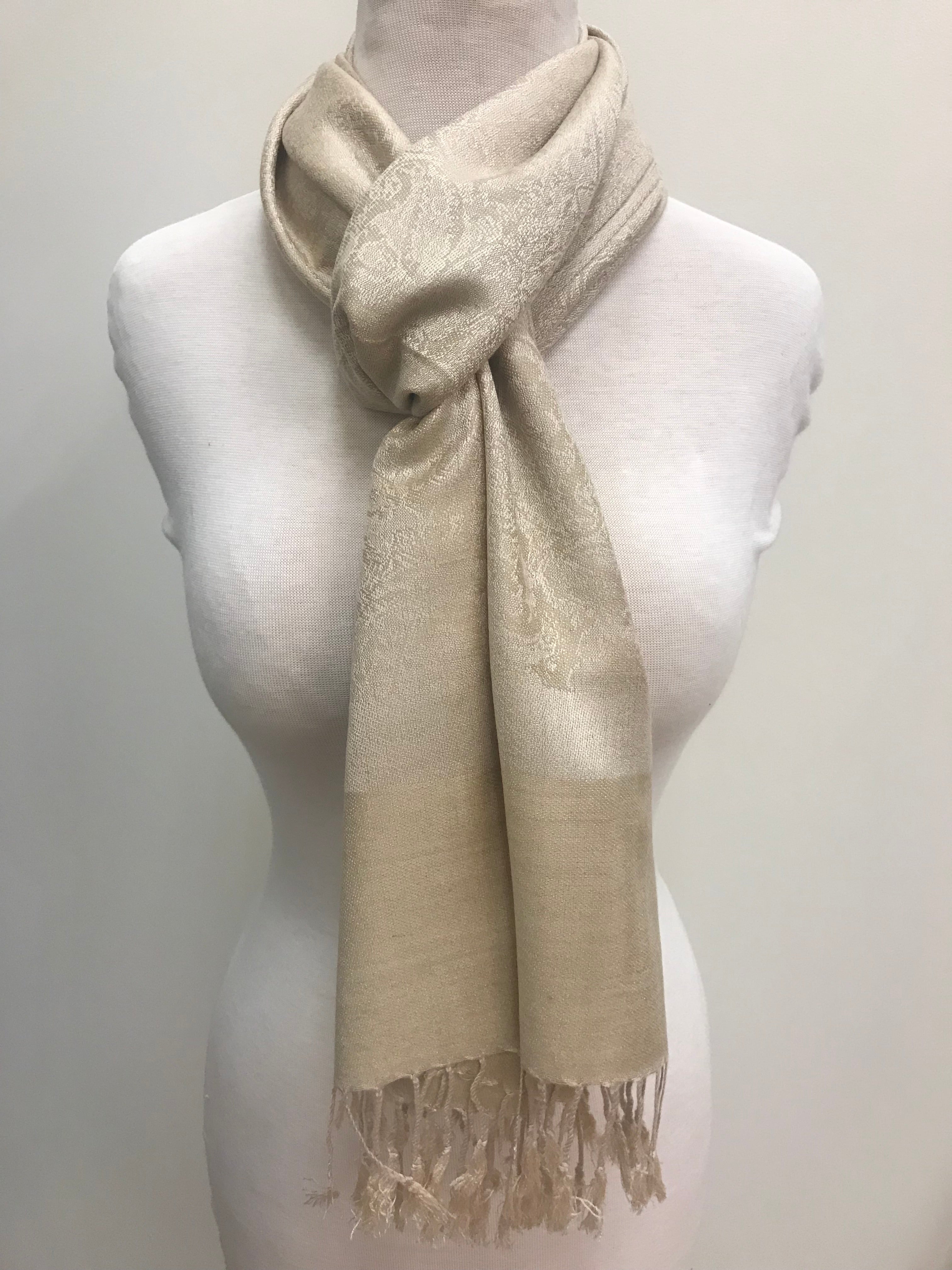 小物 eaphi BOUCLE SUKASHI SHAWL beige IMG_5799.jpg?v=1571438899