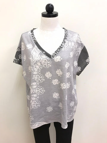 Easel Top Gray Pink Floral Long Sleeves